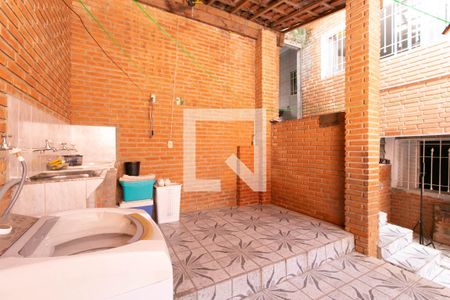 Casa à venda com 250m², 6 quartos e 4 vagas Casa à venda com 250m², 6 quartos e 4 vagasÁrea de Serviço