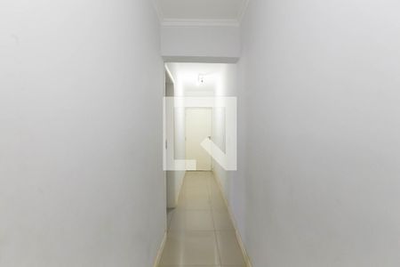 Casa à venda com 250m², 6 quartos e 4 vagas Casa à venda com 250m², 6 quartos e 4 vagasCorredor