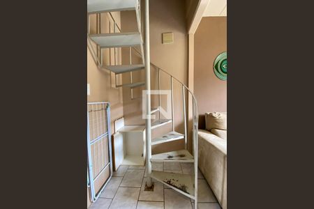 Escada de casa à venda com 2 quartos, 45m² em São Borja, São Leopoldo