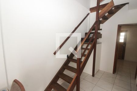 Escada de casa à venda com 2 quartos, 120m² em Hípica, Porto Alegre