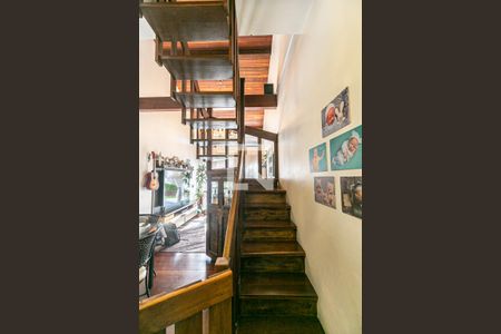 Escada de apartamento à venda com 3 quartos, 134m² em Santana, Porto Alegre