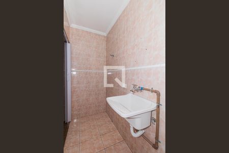 Banheiro e Área de Serviço de apartamento para alugar com 1 quarto, 20m² em Jardim Ataliba Leonel, São Paulo