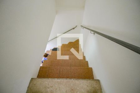 Casa para alugar com 120m², 3 quartos e 1 vagaescada acesso sala