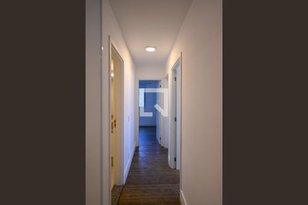 Corredor de apartamento para alugar com 3 quartos, 70m² em Saúde, São Paulo