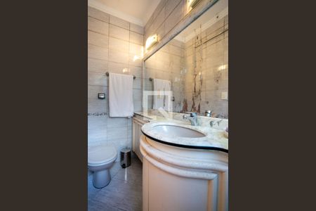 Apartamento à venda com 150m², 4 quartos e 2 vagas Apartamento à venda com 150m², 4 quartos e 2 vagasBanheiro da Suíte 2