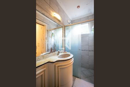 Apartamento à venda com 150m², 4 quartos e 2 vagas Apartamento à venda com 150m², 4 quartos e 2 vagasBanheiro da Suíte 2