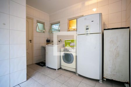 Apartamento à venda com 150m², 4 quartos e 2 vagas Apartamento à venda com 150m², 4 quartos e 2 vagasÁrea de serviço