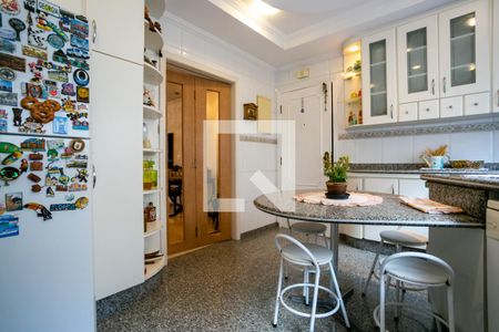 Apartamento à venda com 150m², 4 quartos e 2 vagas Apartamento à venda com 150m², 4 quartos e 2 vagasCozinha