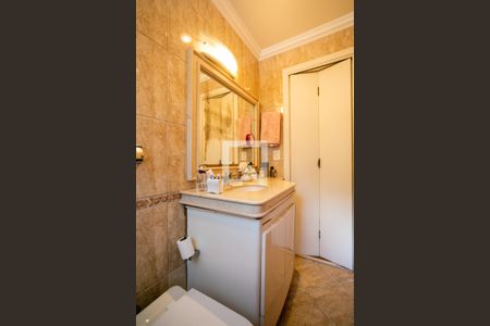 Apartamento à venda com 150m², 4 quartos e 2 vagas Apartamento à venda com 150m², 4 quartos e 2 vagasBanheiro da Suíte 1