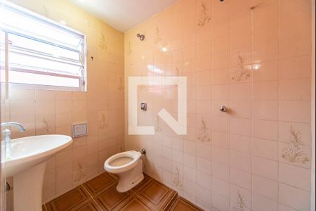 Banheiro  de casa à venda com 4 quartos, 205m² em Vila Floresta, Santo André