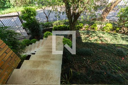 Casa à venda com 232m², 3 quartos e 2 vagasQuintal/Jardim