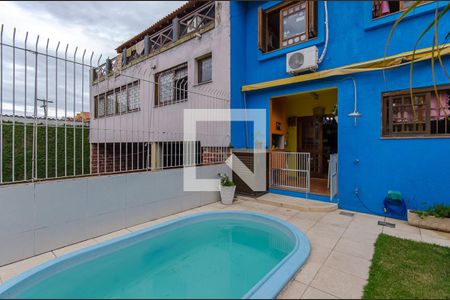 Casa à venda com 166m², 3 quartos e 4 vagas Casa à venda com 166m², 3 quartos e 4 vagasPiscina/Quintal