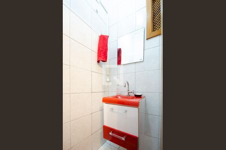 Casa à venda com 166m², 3 quartos e 4 vagas Casa à venda com 166m², 3 quartos e 4 vagasBanheiro de Serviço