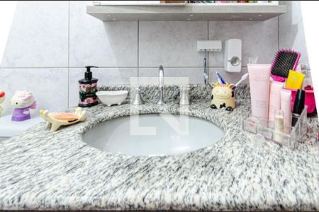 Casa à venda com 166m², 3 quartos e 4 vagas Casa à venda com 166m², 3 quartos e 4 vagasBanheiro