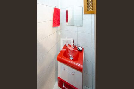 Casa à venda com 166m², 3 quartos e 4 vagas Casa à venda com 166m², 3 quartos e 4 vagasBanheiro de Serviço