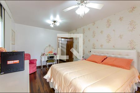 Casa à venda com 166m², 3 quartos e 4 vagas Casa à venda com 166m², 3 quartos e 4 vagasQuarto 3 - Suíte