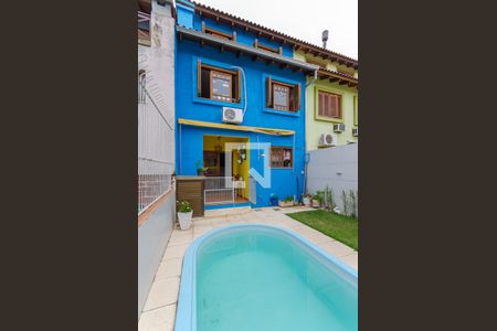 Casa à venda com 166m², 3 quartos e 4 vagas Casa à venda com 166m², 3 quartos e 4 vagasPiscina/Quintal