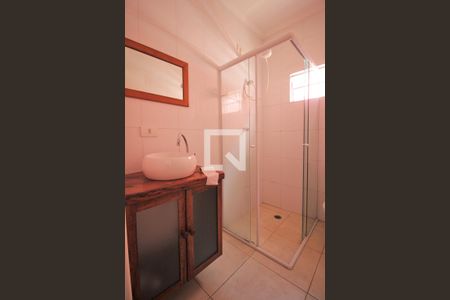 Banheiro de kitnet/studio para alugar com 1 quarto, 40m² em Vila Plana, São Paulo