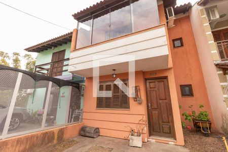 Casa à venda com 172m², 3 quartos e 2 vagas Casa à venda com 172m², 3 quartos e 2 vagasFachada
