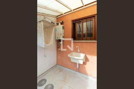 Casa à venda com 172m², 3 quartos e 2 vagas Casa à venda com 172m², 3 quartos e 2 vagasCozinha e Área de Serviço