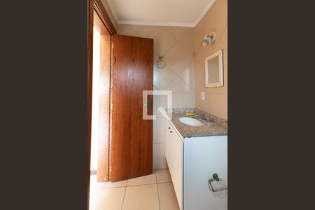 Casa à venda com 172m², 3 quartos e 2 vagas Casa à venda com 172m², 3 quartos e 2 vagasBanheiro 1