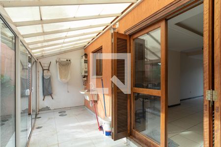 Casa à venda com 172m², 3 quartos e 2 vagas Casa à venda com 172m², 3 quartos e 2 vagasCozinha e Área de Serviço