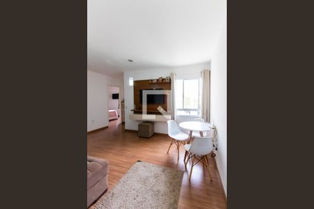 Sala de apartamento para alugar com 2 quartos, 50m² em Jardim Arco-iris, Cotia