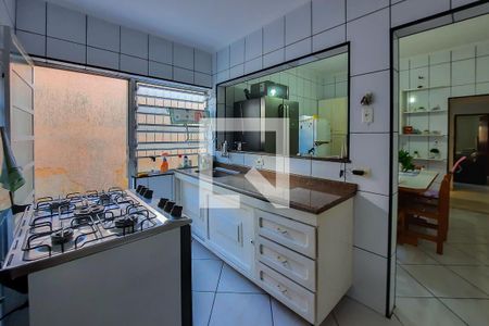 Casa à venda com 122m², 3 quartos e 2 vagas Casa à venda com 122m², 3 quartos e 2 vagasCozinha