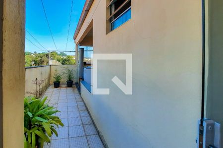 Casa à venda com 122m², 3 quartos e 2 vagas Casa à venda com 122m², 3 quartos e 2 vagasÁrea de Serviço