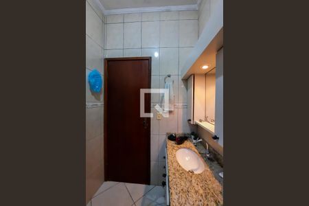 Casa à venda com 122m², 3 quartos e 2 vagas Casa à venda com 122m², 3 quartos e 2 vagasBanheiro Social