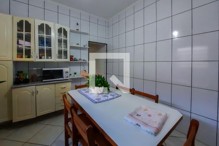 Casa à venda com 122m², 3 quartos e 2 vagas Casa à venda com 122m², 3 quartos e 2 vagasCopa