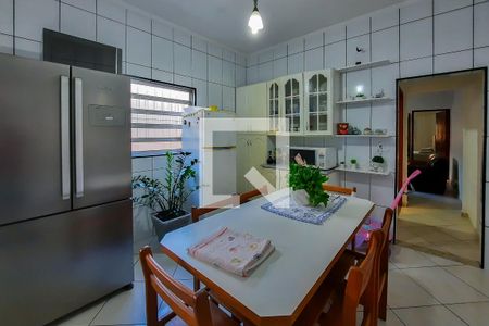 Casa à venda com 122m², 3 quartos e 2 vagas Casa à venda com 122m², 3 quartos e 2 vagasCopa