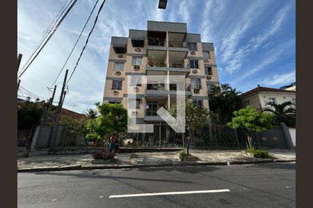 Apartamento à venda com 75m², 2 quartos e 1 vagaFachada