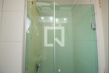 Apartamento à venda com 57m², 2 quartos e 1 vaga Apartamento à venda com 57m², 2 quartos e 1 vagaBanheiro