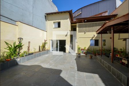 Casa à venda com 300m², 5 quartos e 3 vagasQuintal