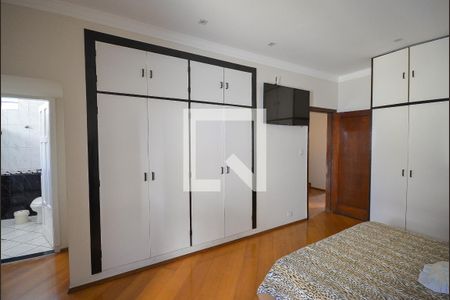 Casa à venda com 300m², 5 quartos e 3 vagasSuíte