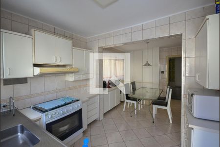 Casa à venda com 300m², 5 quartos e 3 vagasCozinha