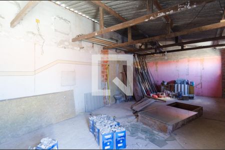 Casa à venda com 160m², 3 quartos e 2 vagasGalpão