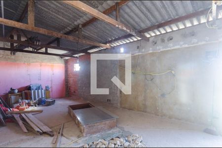 Casa à venda com 160m², 3 quartos e 2 vagasGalpão