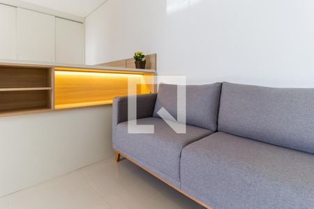 Sala/Quarto de kitnet/studio para alugar com 1 quarto, 43m² em Loteamento Mogilar, Mogi das Cruzes