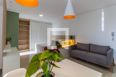 Sala/Quarto de kitnet/studio para alugar com 1 quarto, 43m² em Loteamento Mogilar, Mogi das Cruzes