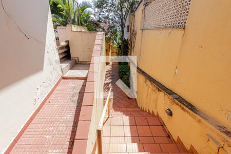 Casa à venda com 950m², 5 quartos e 4 vagasCorredor Lateral 