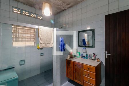 Casa à venda com 950m², 5 quartos e 4 vagasBanheiro 