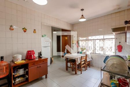 Casa à venda com 950m², 5 quartos e 4 vagasCozinha 
