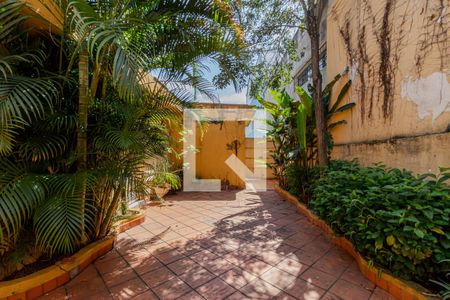 Casa à venda com 950m², 5 quartos e 4 vagasQuintal