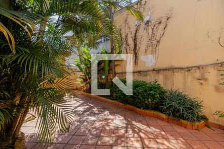 Casa à venda com 950m², 5 quartos e 4 vagasQuintal