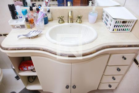 Apartamento à venda com 140m², 3 quartos e 4 vagasBanheiro da Suite 1