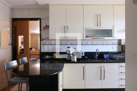 Apartamento à venda com 140m², 3 quartos e 4 vagasCozinha