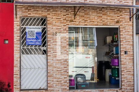 Casa à venda com 200m², 4 quartos e sem vaga Casa à venda com 200m², 4 quartos e sem vagaFachada