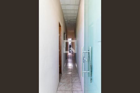 Casa à venda com 200m², 4 quartos e sem vaga Casa à venda com 200m², 4 quartos e sem vagaCorredor